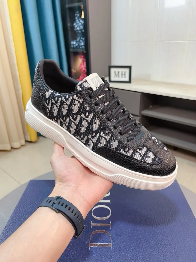 Men's men's shoes 💰420🌹🌹【Dior】Best-selling official website world premiere🔝Men's high-end brand of shoes latest series on the official website: uppers are made of imported cowhide with specially designed fabrics➕mesh breathable lining. Make walking more convenient and comfortable! Compared with the official quality, Midea’s 1:1 replica. Create a fashionable personality to set off your uniqueness! A must-have for trendy men! Classic style. Men's sizes: 38-44.